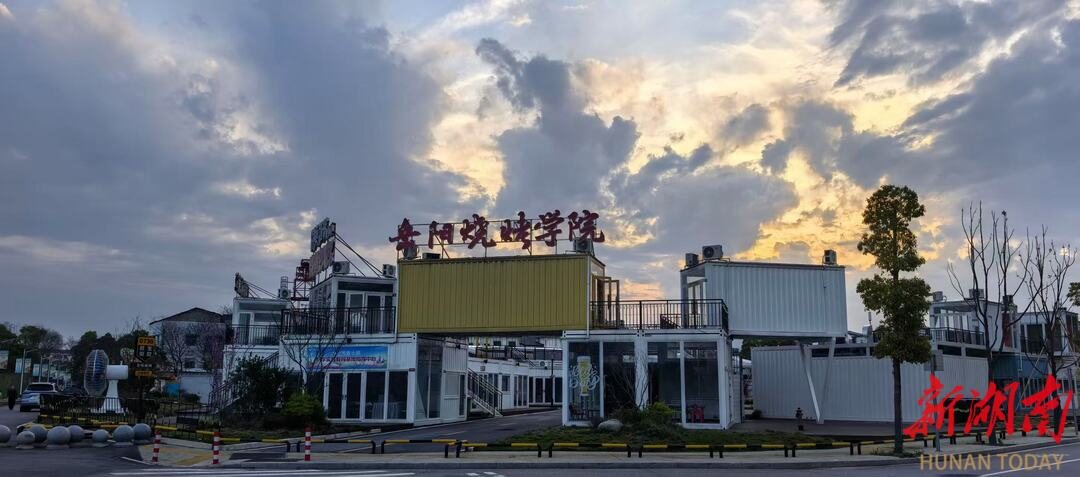 岳阳烧烤学院开学，学员直呼“五个没想到”
